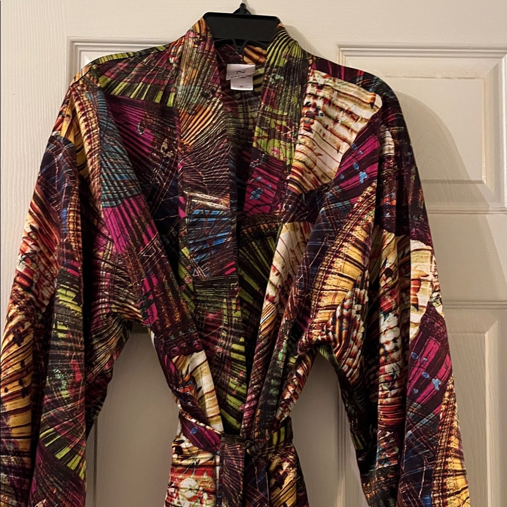 Natori beautiful butterfly like pattern -Elegant Multicolor Women's Robe - Picture 7 of 9
